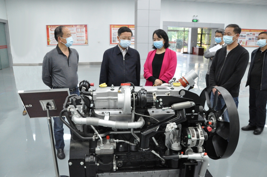 中国（云南）自由商业试验区昆明片区、昆明经济手艺开发区党工委主要向导到千亿国际动力开展调研