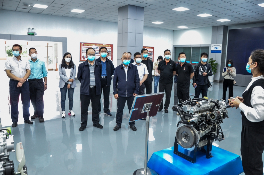 昆明市人大常委会相关向导到千亿国际动力开展调研