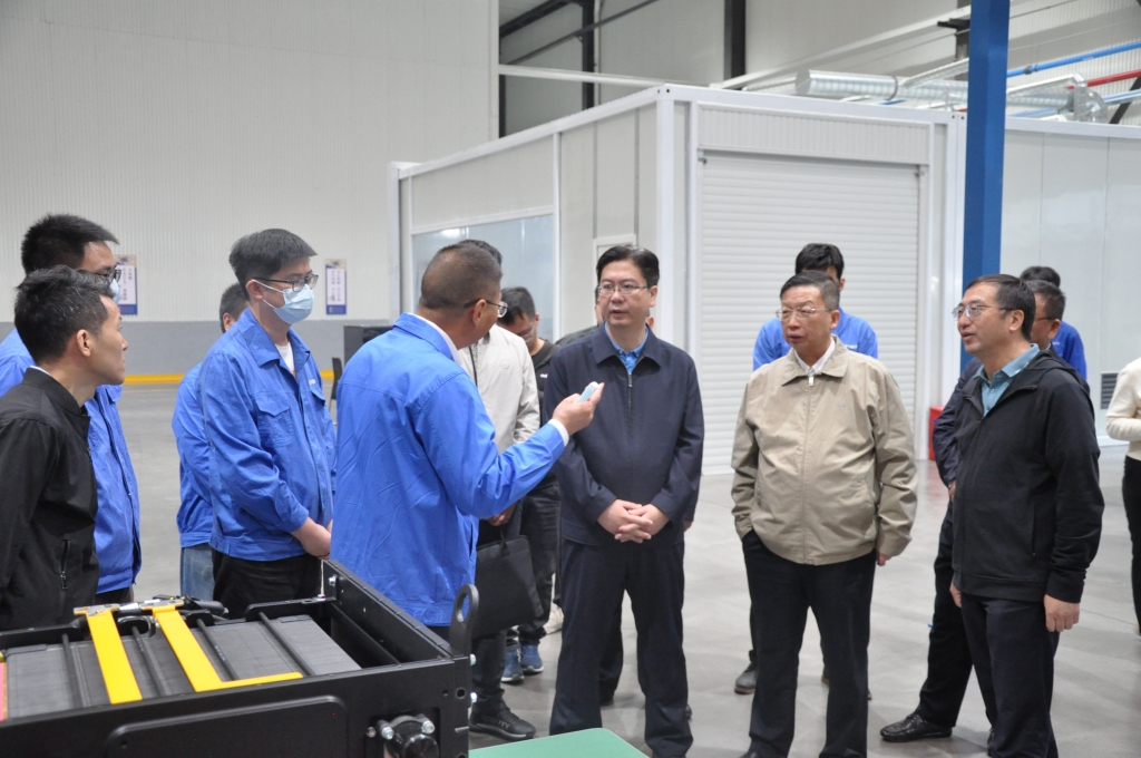 昆明市氢能、储能等绿色能源工业调研组到云南千亿国际动力集团有限公司开展调研